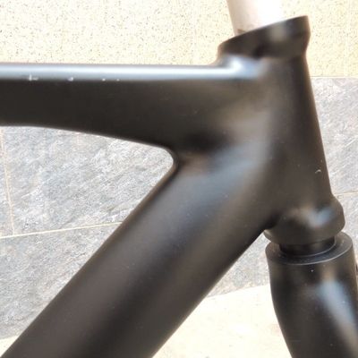 Xe đạp đường xe đạp theo dõi với chế độ xử lý bề mặt bóng 700C khung xe đạp đường