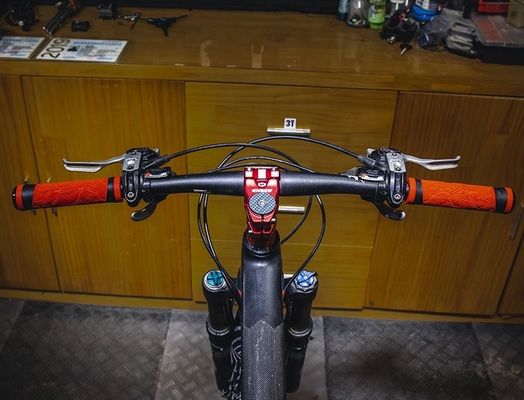 130mm * 30mm ENLEE Silica Gel Bicycle Handle Bar Grip thích hợp cho xe đạp ngoài đường