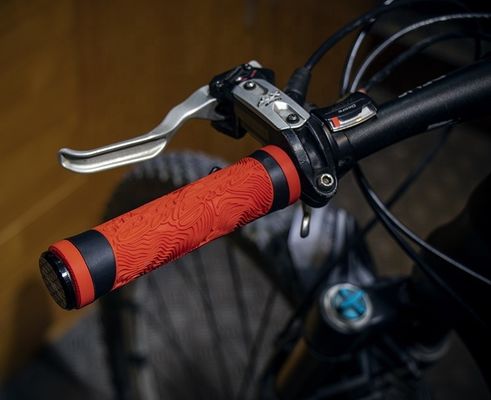 130mm * 30mm ENLEE Silica Gel Bicycle Handle Bar Grip thích hợp cho xe đạp ngoài đường